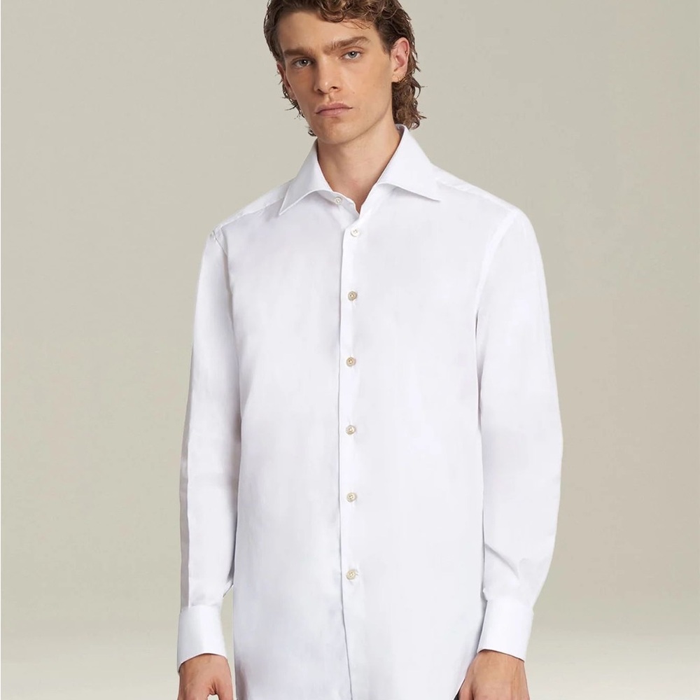 Kiton White Dress Shirt Classic Collared Design (Like New!!)